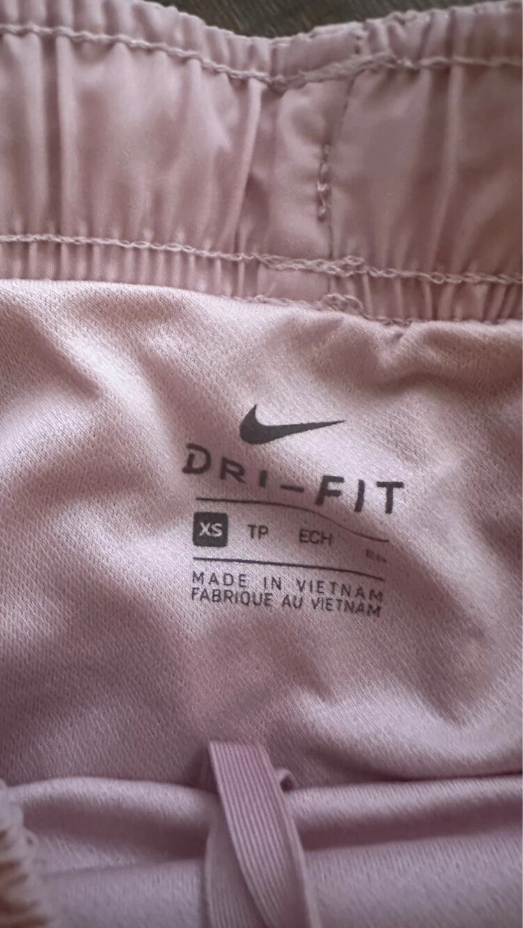 Nike drifit baby pink bra and shorts set - Picture 4 of 7